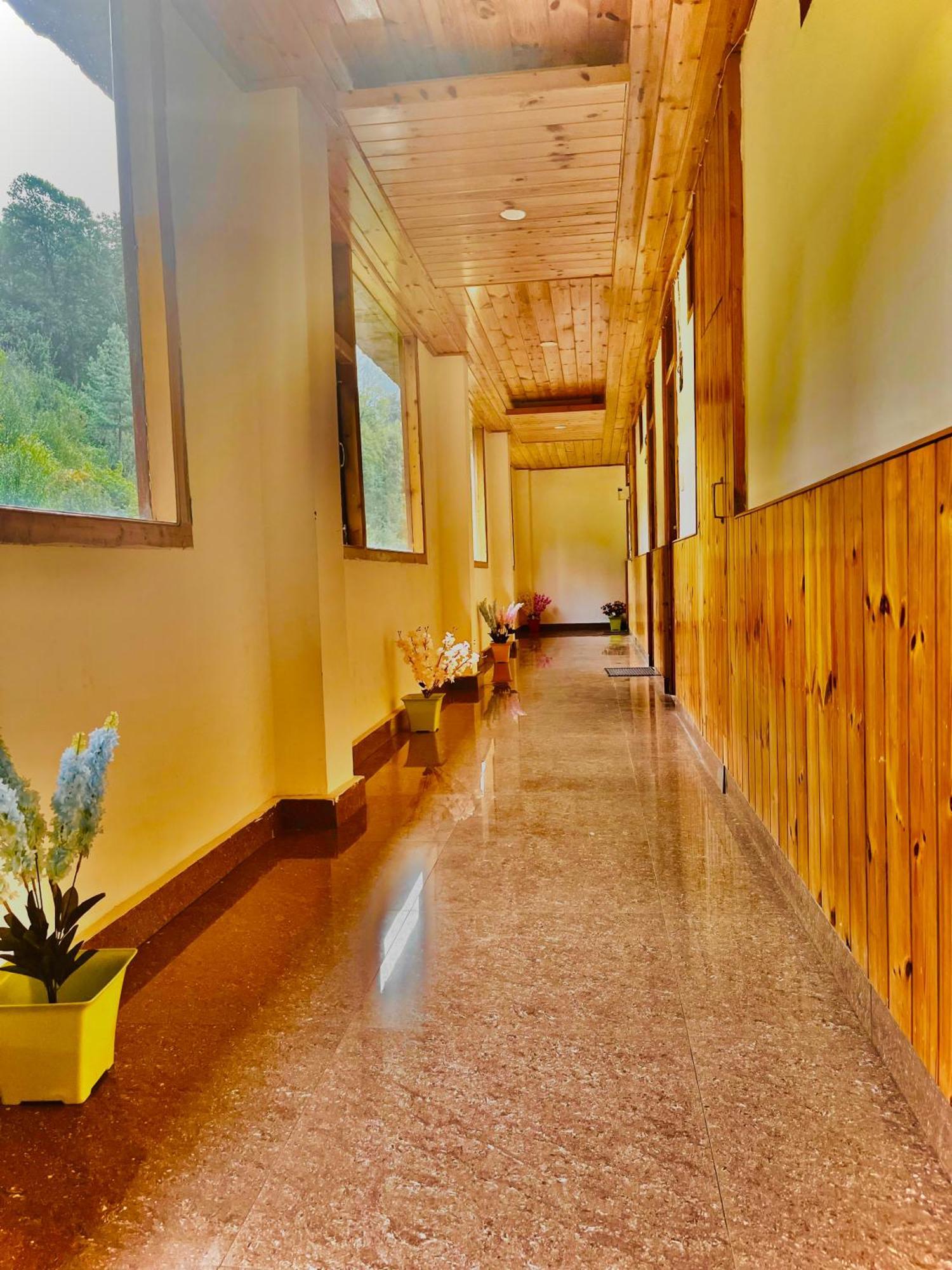 Himalayan Hill Queen Resort, Manali M98160-43400 Εξωτερικό φωτογραφία