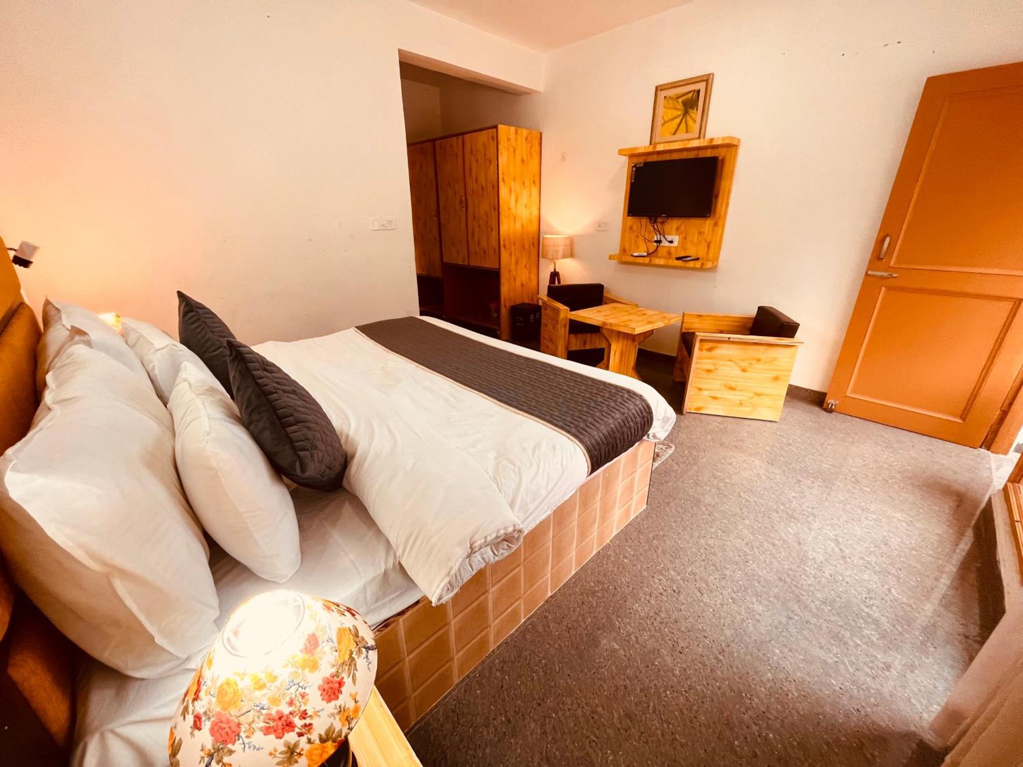 Himalayan Hill Queen Resort, Manali M98160-43400 Εξωτερικό φωτογραφία