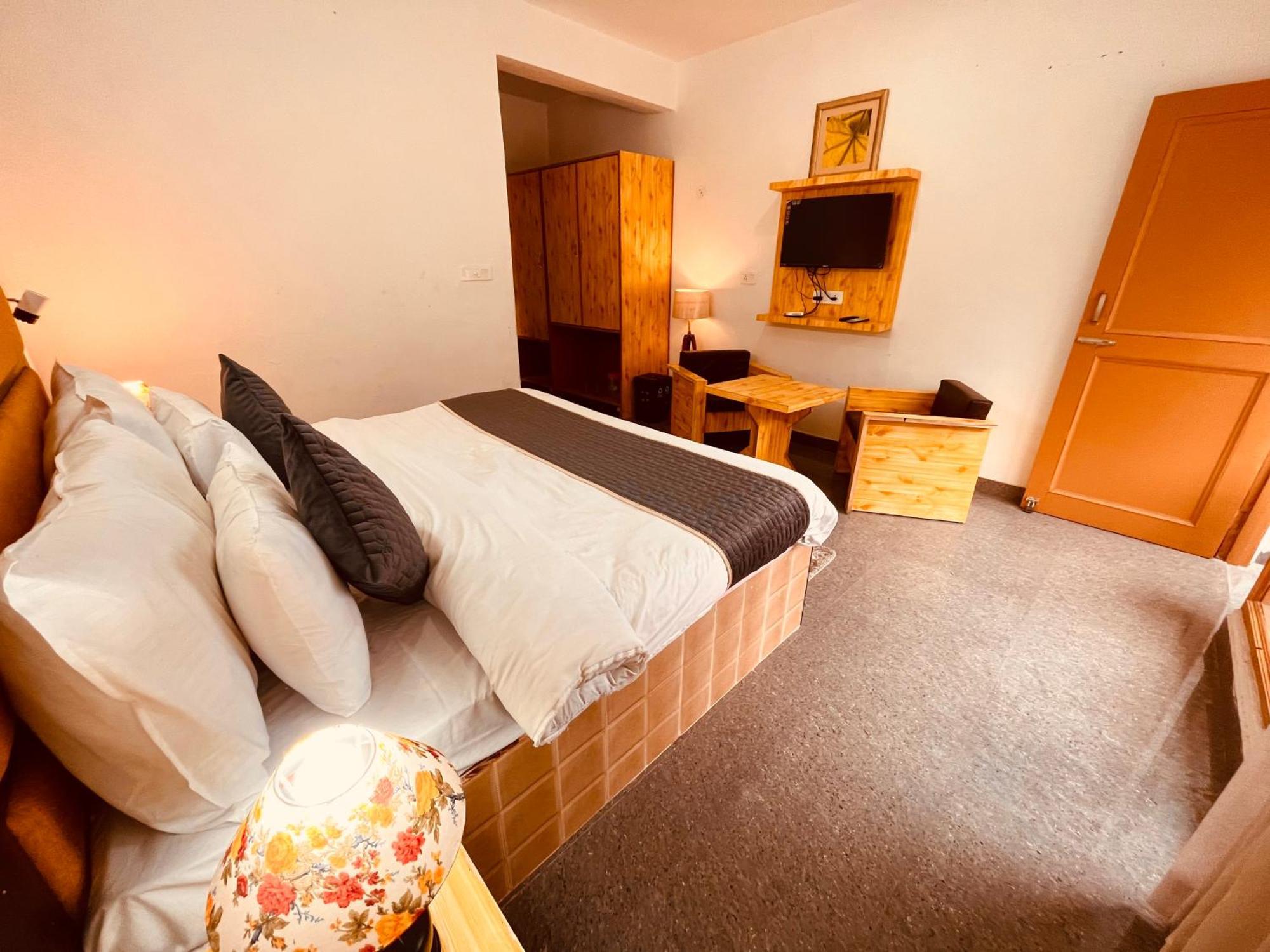 Himalayan Hill Queen Resort, Manali M98160-43400 Εξωτερικό φωτογραφία